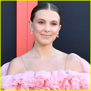 On Wednesdays we post a beautiful pink dress @milliebobbybrown is