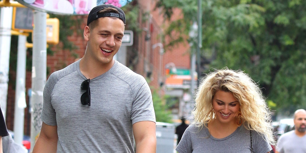 Tori Kelly &amp; Husband Andre Murillo Pick Up Pizza While Out in NYC