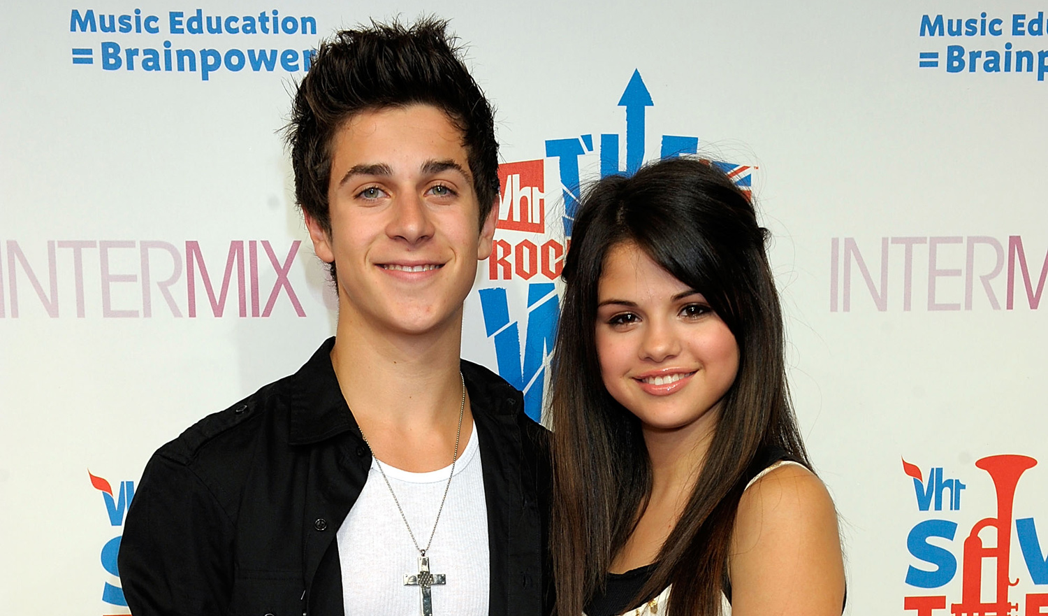 Did selena gomez and david henrie date