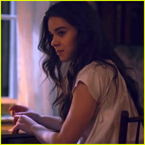 Hailee Steinfeld Strives To Be a Poet in First Trailer For 'Dickinson'
