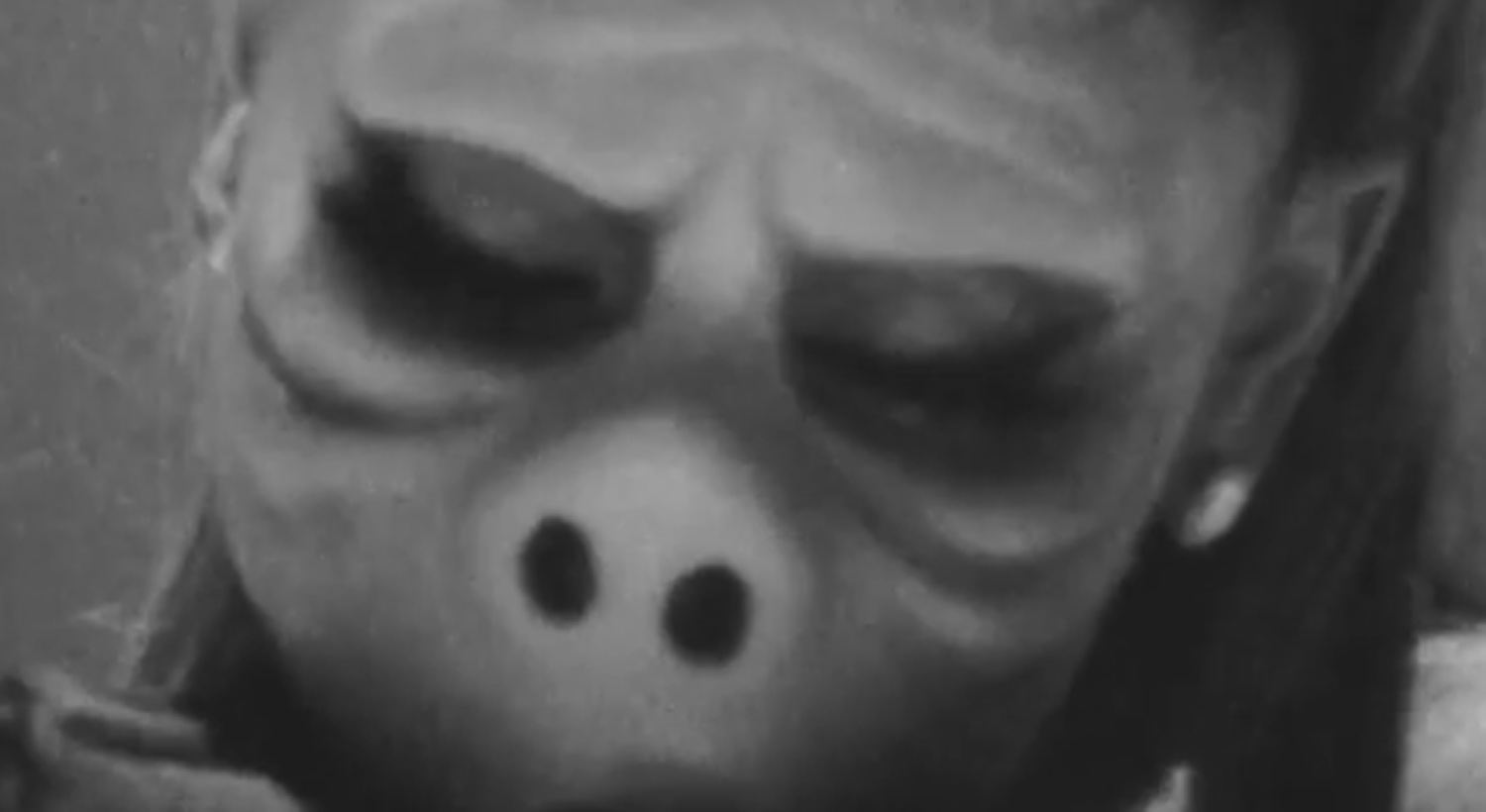 Ariana Grande Shows Off ‘Twilight Zone’Inspired Pig Halloween Costume