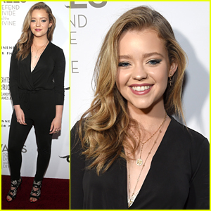 Jade Pettyjohn Steps Out For Annenburg Space For Photography's New 'Walls' Exhibit