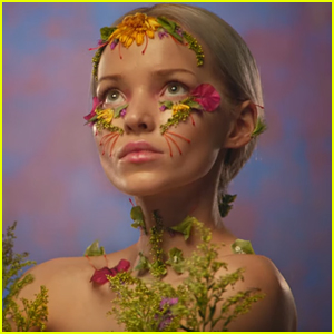 Dove Cameron Is A Nature Queen In So Good Music Video Watch Now Dove Cameron Music Video Video Just Jared Jr