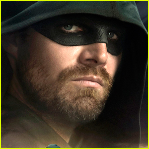 Stephen Amell Bows Out As Oliver Queen & Green Arrow as Arrow Films Its' Final Scene