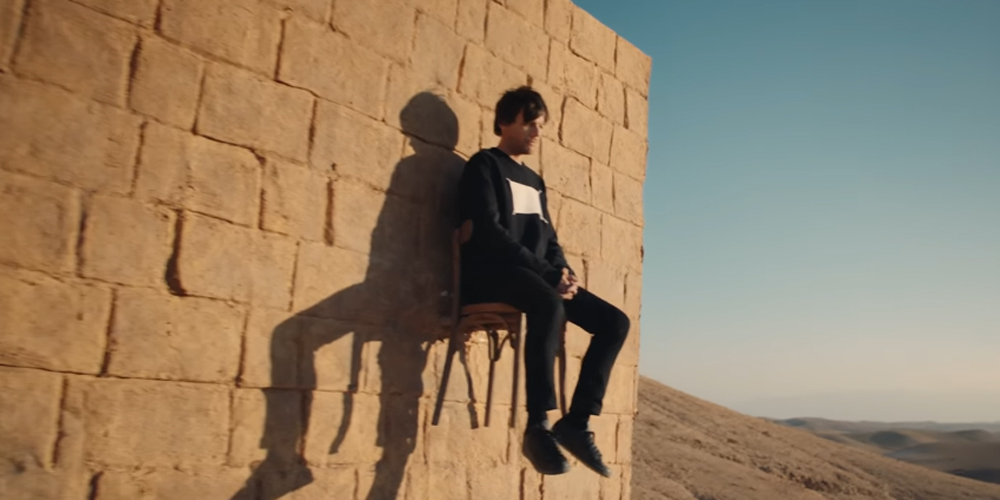 Louis Tomlinson Premieres The Stunning Video For New Single Walls Louis Tomlinson Music Video Just Jared Jr