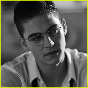 Hero Fiennes-Tiffin Stars in New Oliver Peoples Campaign