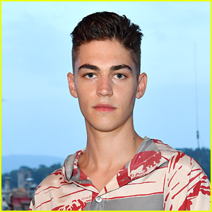 Is Hero Fiennes-Tiffin Dating Anyone?