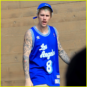 Justin Bieber pays tribute to Kobe Bryant with jersey as he and