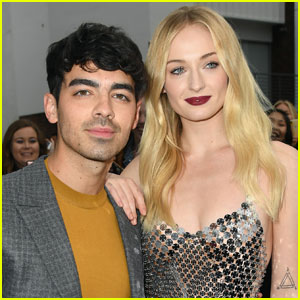 Find someone who looks at you the way @joejonas looks at #SophieTurner