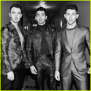 jonas brothers - tell me why [ LYRICS ON SCREEN] 