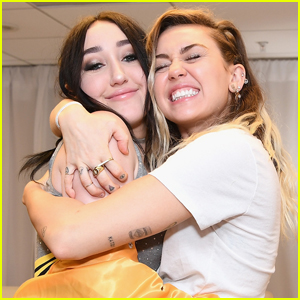 Noah Cyrus Reveals She Struggled Growing Up as Miley Cyrus' Little Sister