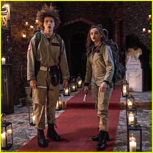 Joel Courtney Reveals Fun Fact About His Ghostbusters Costume In 'The Kissing Booth 2'