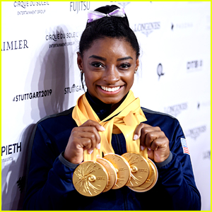 Simone Biles Has To Google How Many Medals She Has!