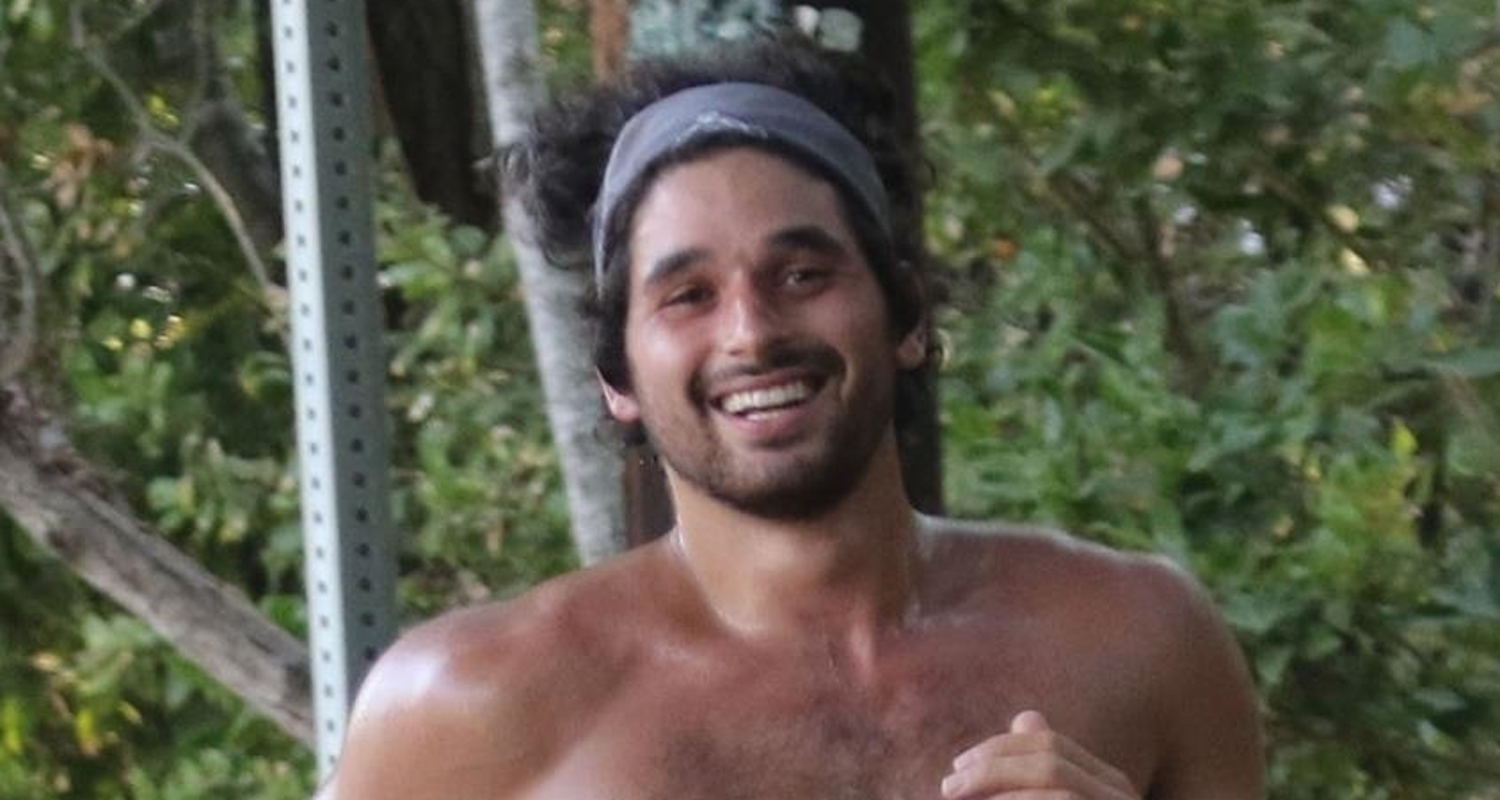 ‘DWTS’ Pro Alan Bersten Shows Off Shirtless Body While Training For ...