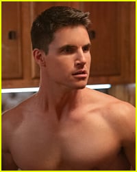 Robbie Amell Dishes On Being Shirtless In All of 'The Babysitter: Killer Queen'
