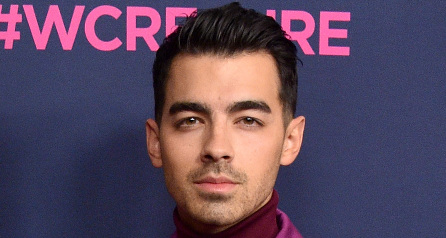 Joe Jonas Debuts Blue Hair at 2015 Billboard Music Awards - wide 4