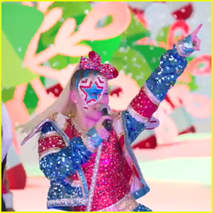 Get An Exclusive Sneak Peek at JoJo Siwa's Performance From 'The All-Star Nickmas Spectacular'