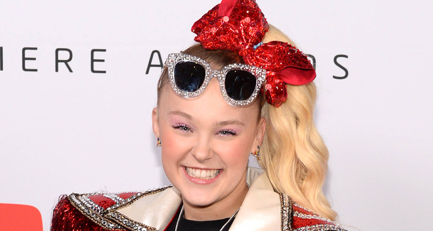 JoJo Siwa Debuts ‘It’s Christmas Now!’ Music Video – New Music Friday