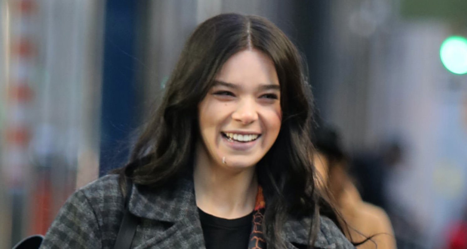 Hailee Steinfeld & Jeremy Renner Are All Smiles During Weekend Filming