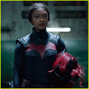 Javicia Leslie Joins 'Batwoman' Co-Stars In New Season 2 Premiere Images!
