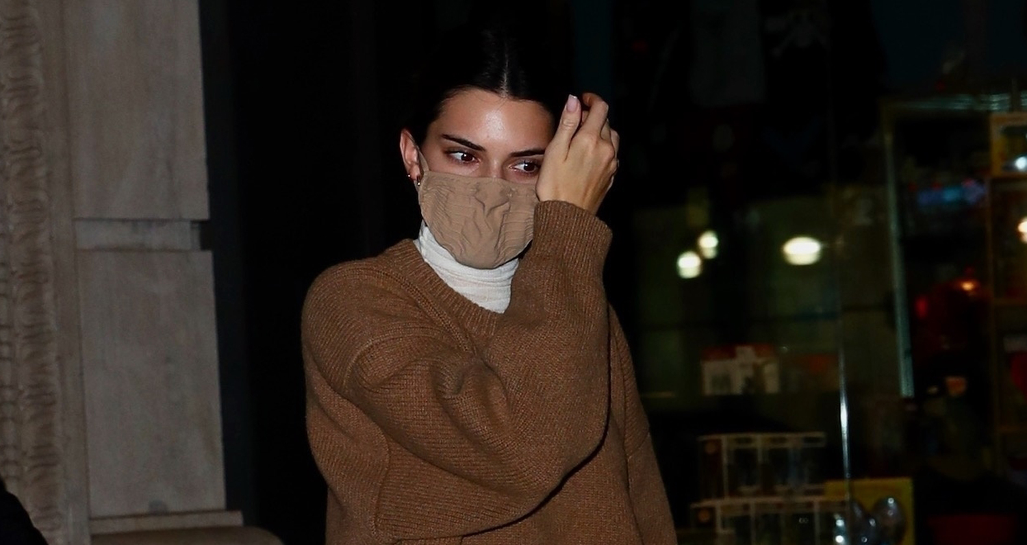 Kendall Jenner Masks Up For Night Out With Friends In Nyc Kendall Jenner Just Jared Jr 