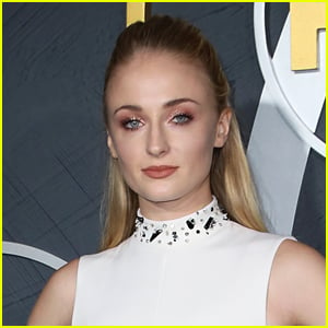Sophie Turner Misses Her Baby Bump, Shares Pregnancy Photos