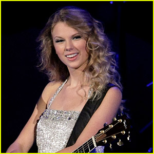 Taylor Swift Reveals Full Track List for 'Fearless (Taylor's Version)'