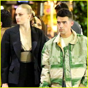 Joe Jonas & Sophie Turner Grab Italian Food for Romantic Date Night!