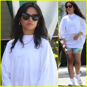 Camila Cabello Grabs Lunch with Her Mom & Sister in West Hollywood