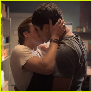 Victor & Benji Keep Getting Interrupted While Making Out In New 'Love, Victor' Clip