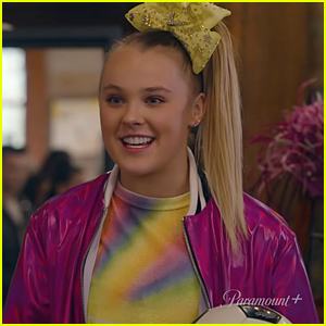 Jojo Siwa Celebrates Being Unique In Official The J Team Trailer Watch Now Jojo Siwa Julia Marley Kerrynton Jones Kiara T Romero Laura Soltis Movies Paramount Plus Tisha Campbell Martin Trailer