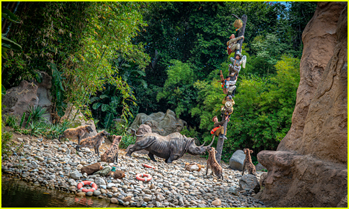 Jungle Cruise at Disneyland's new safari explorers up a tree