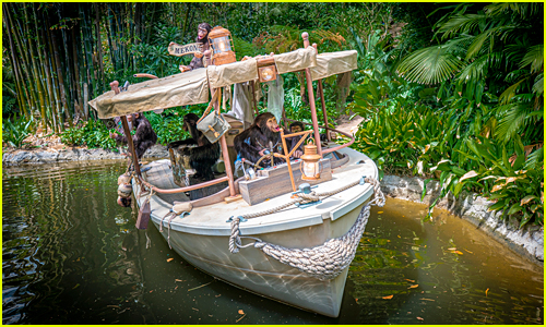 Jungle Cruise at Disneyland's new champanzees take over