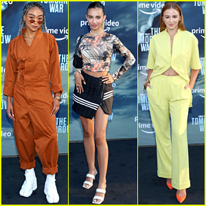 Tati Gabrielle, Kylie Cantrall & Chloe Lukasiak Bring Fun Fashion to  'Tomorrow War' Premiere: Photo 1315783