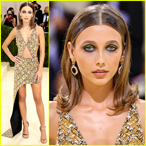 Met Gala: Emma Chamberlain Wore a Gold Dress With Cutouts