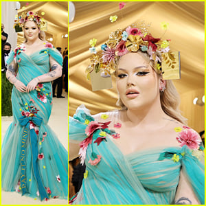 NikkieTutorials Channels Midsommar For First Met Gala Appearance