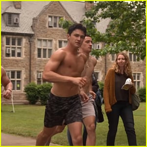 Gavin Leatherwood Goes Shirtless in 'The Sex Lives of College Girls' Trailer - Watch!
