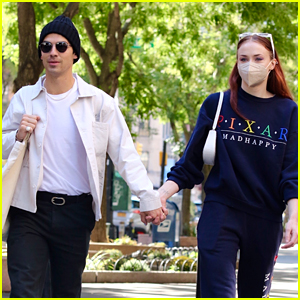 Joe Jonas & Sophie Turner Spend the Afternoon Hanging Out with