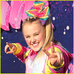 JoJo Siwa Says Her Iconic Bows Are On a 'Long Vacation'