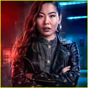 The CW Debuts First Look at Nicole Kang as Poison Ivy On 'Batwoman'