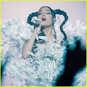 Ariana Grande Performs 'Just Look Up' with Kid Cudi From 'Don't Look Up' - Watch Now!