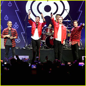 Big Time Rush Hit The Stage For First Time Since 14 At Jingle Ball Big Time Rush Carlos Penavega Dixie D Amelio James Maslow Kendall Schmidt Logan Henderson Monsta X Tate Mcrae