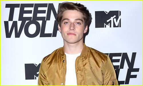 JJJ Fan Awards Actor Froy Gutierrez