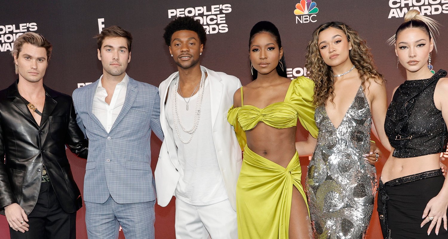 ‘Outer Banks’ Cast Attend People’s Choice Awards 2021 After Season 3