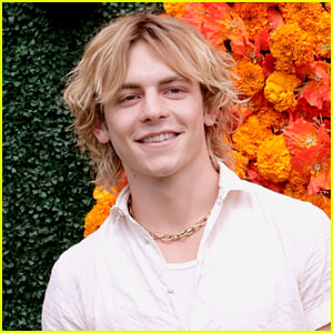 Ross Lynch Performs 'Austin & Ally' Theme Song at Driver Era Concert on 10 Year Anniversary