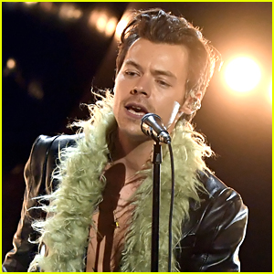 Harry Styles Reportedly Joins Coachella 2022 Lineup!