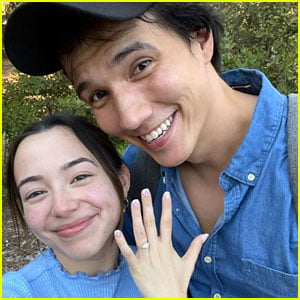 pris Gemme blæse hul Veronica Merrell Reveals 2 Big Announcements Over the Past Week & Now She's  Married!! | Aaron Burriss, Engaged, Married, Merrell Twins, Veronica Merrell  | Just Jared Jr.