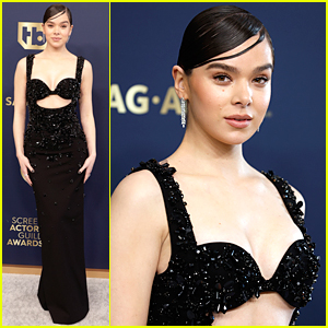 Hailee Steinfeld Hits The Carpet Ahead of the SAG Awards 2022