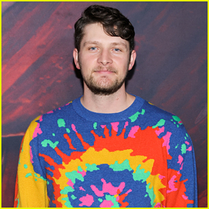 Brett Dier Wears Colorful Sweater To Premiere New Movie 'Fresh'