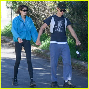 Kaia Gerber & Austin Butler Hold Hands During a Hike in L.A.